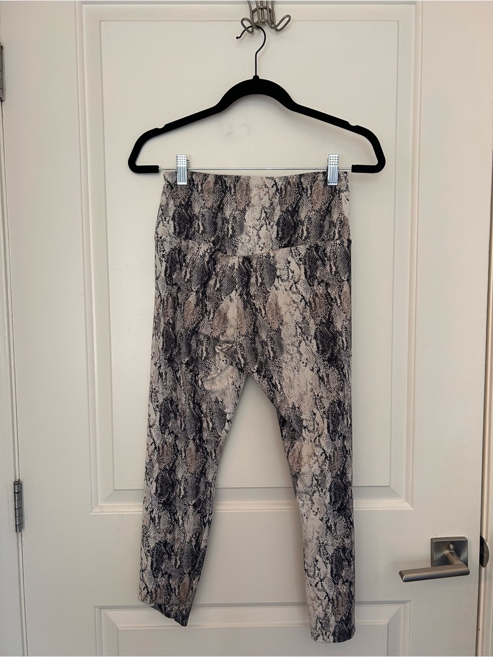 MPG Snake Print Leggings - Neutral Tones